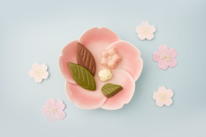 フランス屋製菓から青空に咲く満開のさくらチョコレート「SAKURA Sakura」発売中！