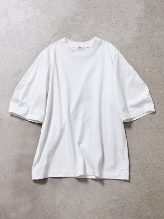 ミモレ特装パールボックスの白カットソーTシャツ