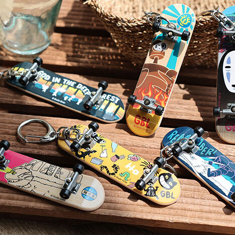 ジブリの大人アメカジブランドから「ミニスケボーキーチェーン