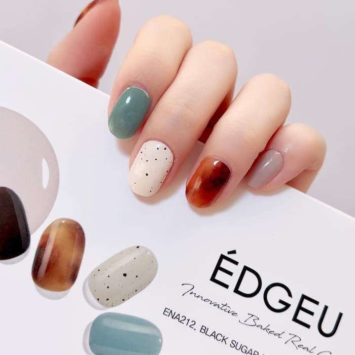 Edgeu 韓国発 貼って固めるだけのジェルネイルシール Cocotte