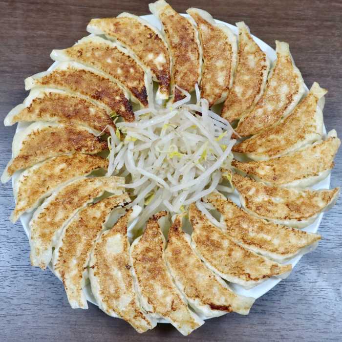 石松餃子の円形焼き