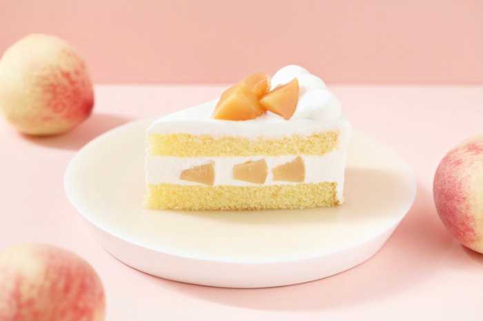 パステルの白桃のショートケーキ
