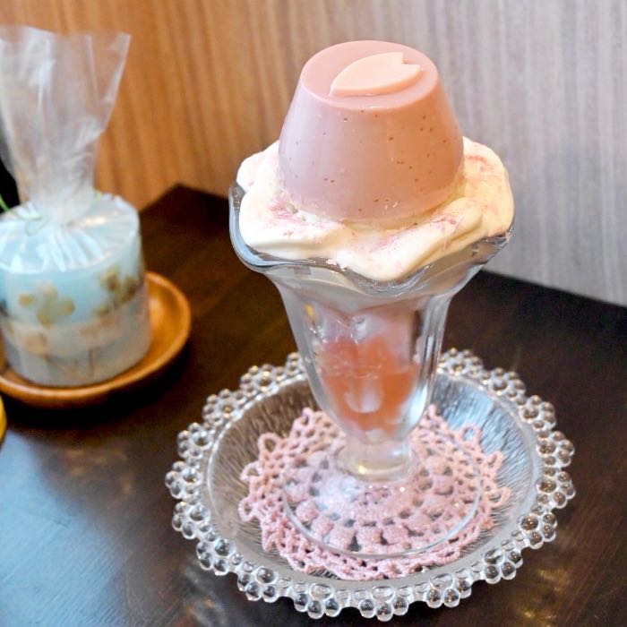 喫茶pudding maruyamaのさくらプディングパフェ
