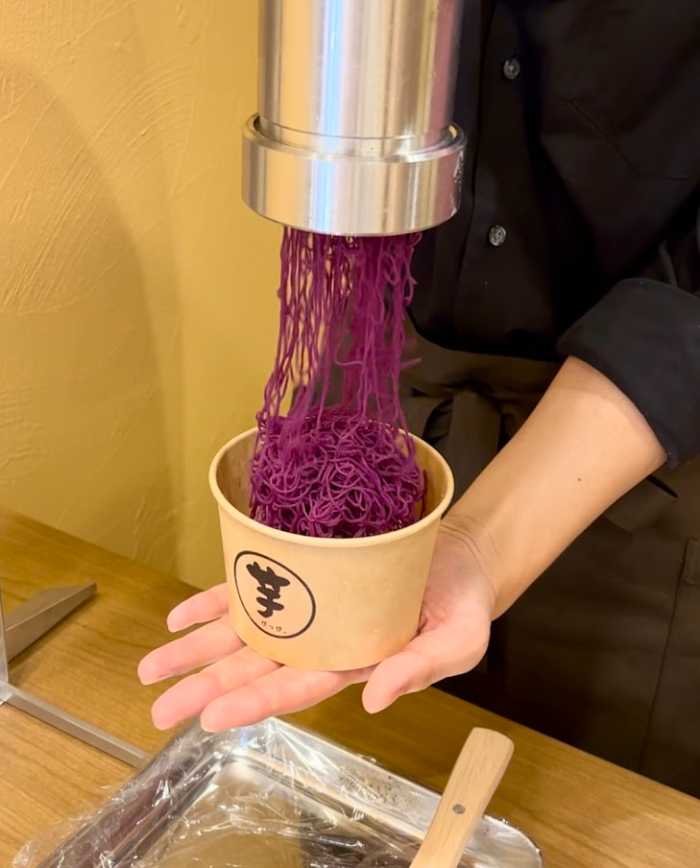 芋ぴっぴの1mm絹糸の紫芋とアイス　その１