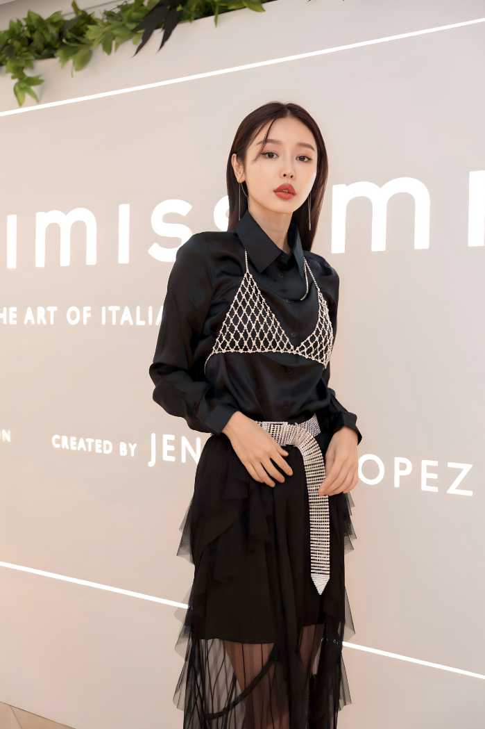 INTIMISSIMI】ジェニファー・ロペスのランジェリーコレクションを発売