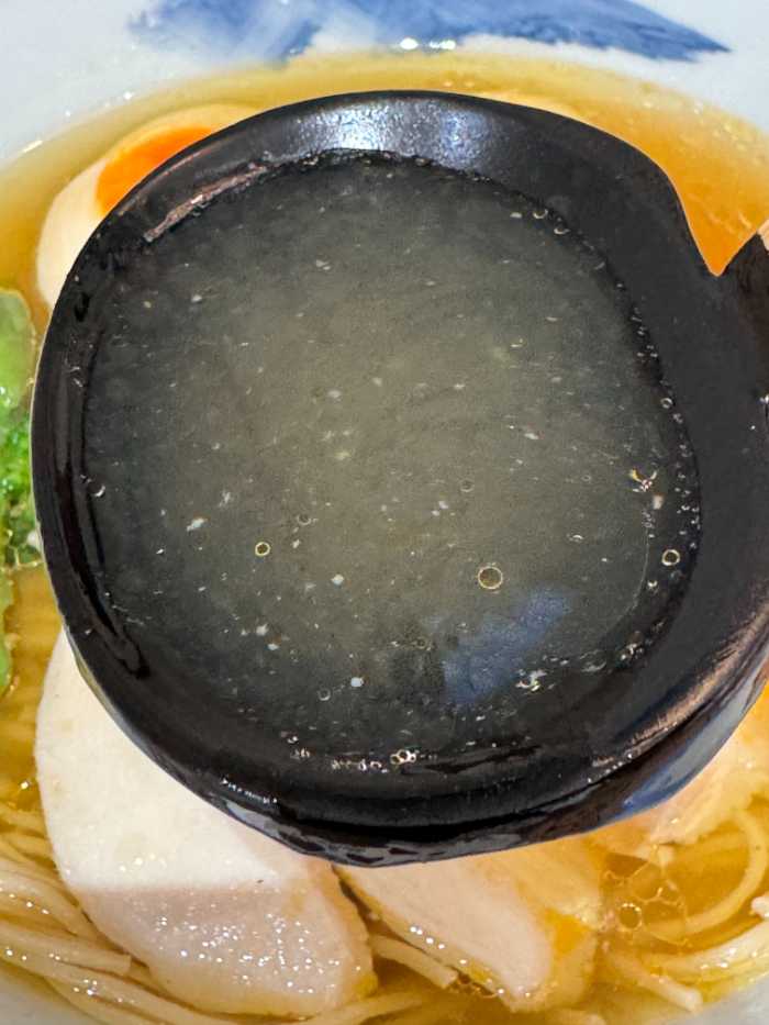 柚子塩らーめん キッコーマン大豆麺使用のスープ
