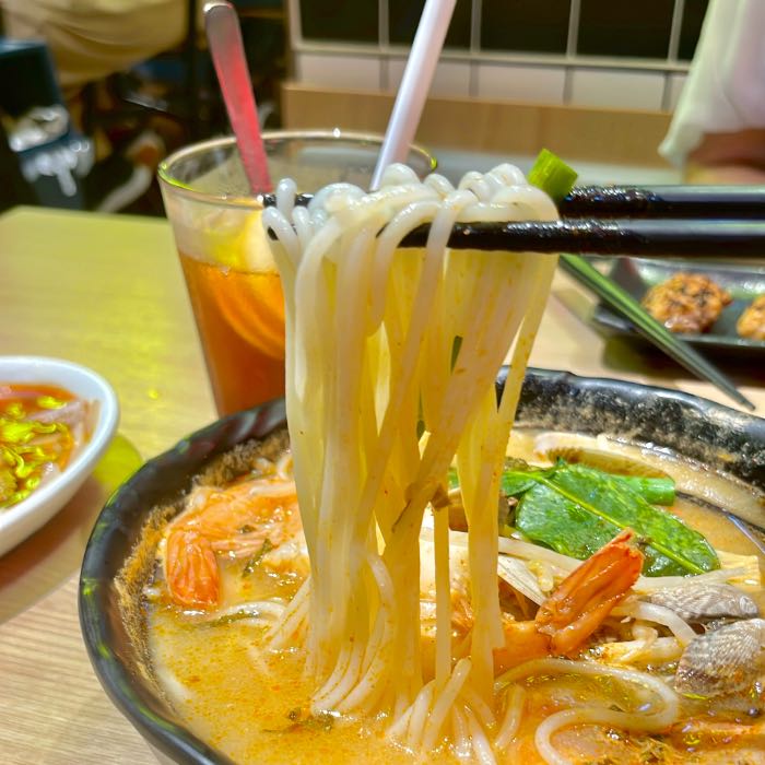 タムジェイサムゴーの麺