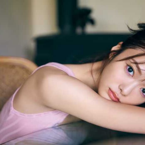 櫻坂46・田村保乃の2nd写真集が10月に発売♡妖艶なランジェリー姿は