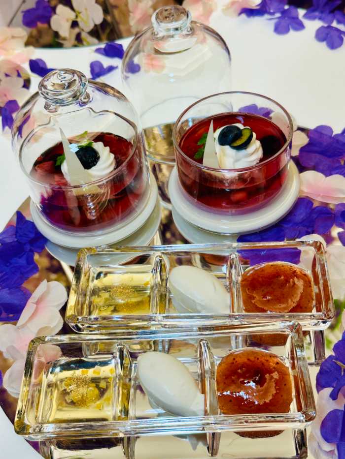 ANAクラウンプラザホテル大阪のPink Afternoon Tea【with Purple】です。