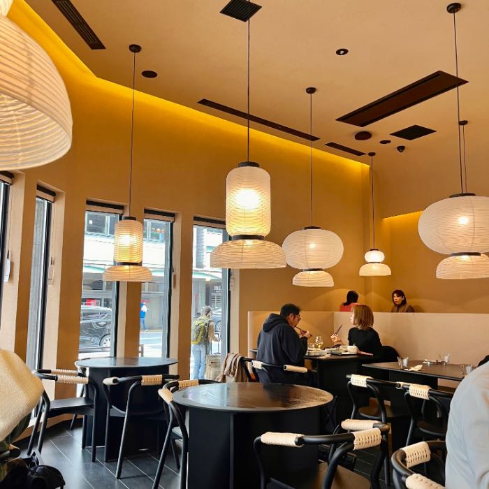 湘南飯店の内観1