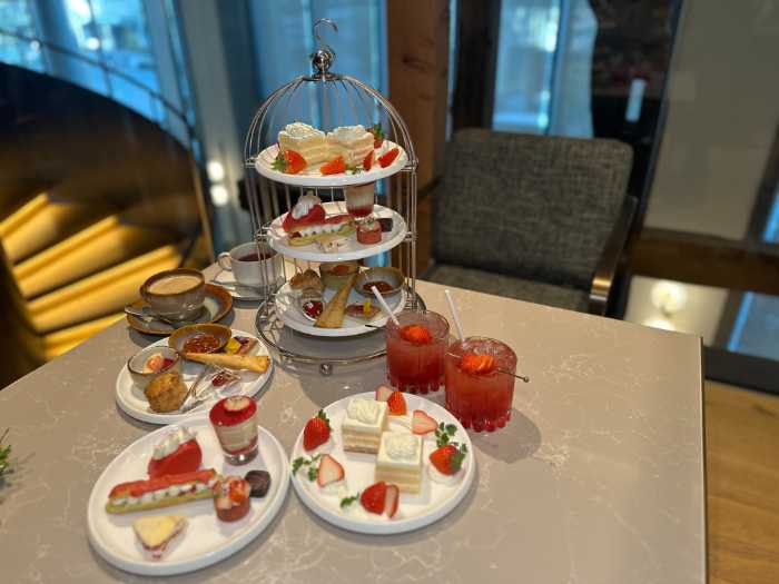 voco大阪セントラルのストロベリーアフタヌーンティです。