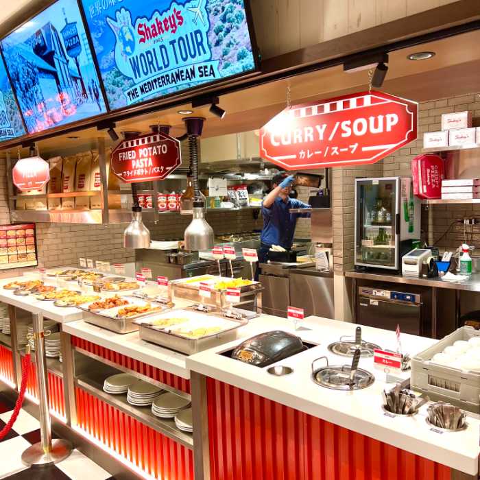 シェーキーズの店内