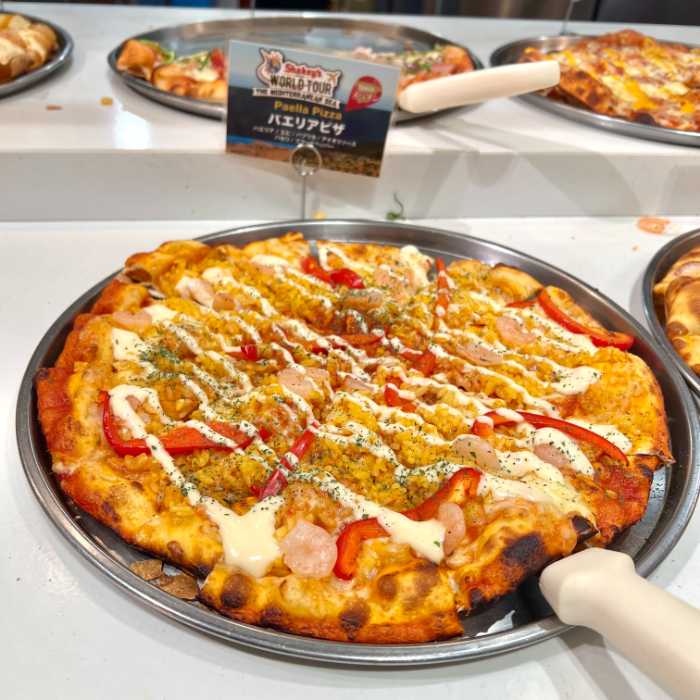 シェーキーズのパエリアピザ