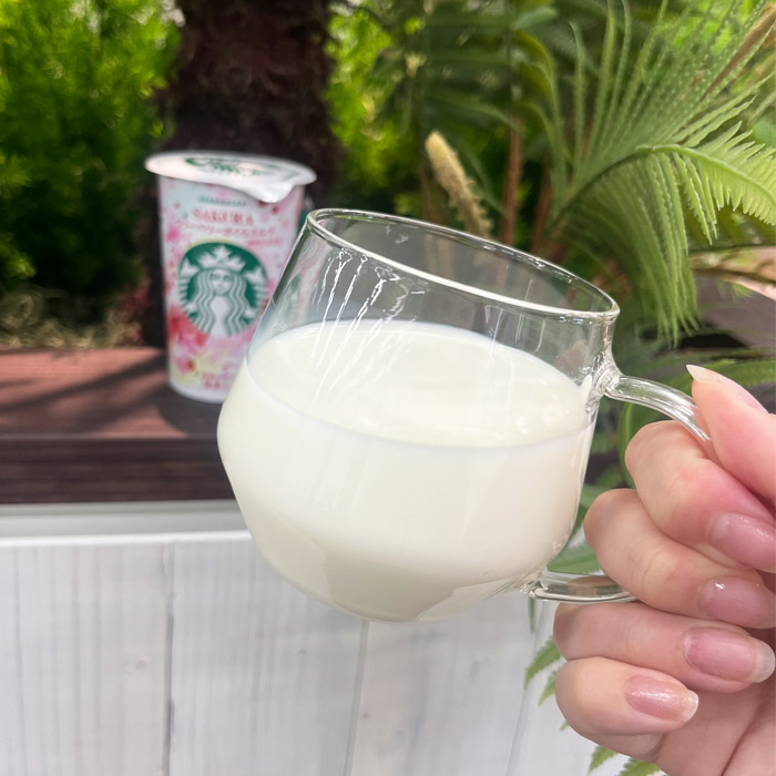 スターバックスの ベリーベリーさくらミルク④