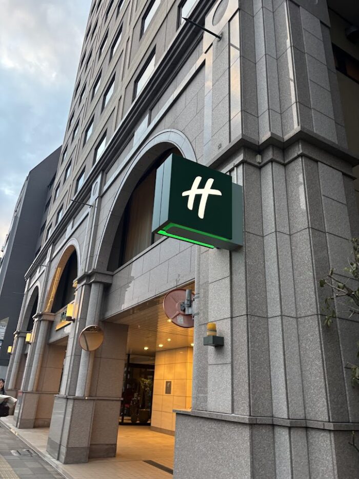 ホテルのエントランス