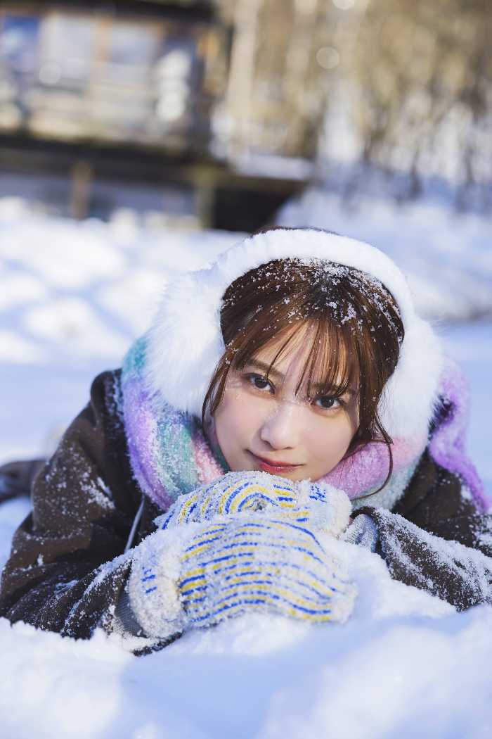 夏吉ゆうこのファースト写真集①