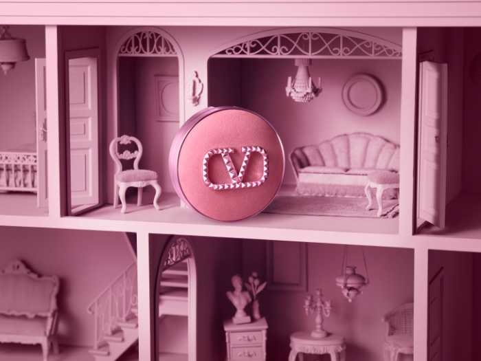 ヴァレンティノ ビューティの数量限定クッション①