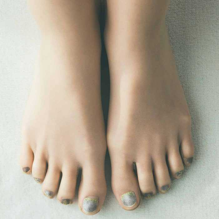 フラフィールの素肌風5本指ネイルソックス⑥