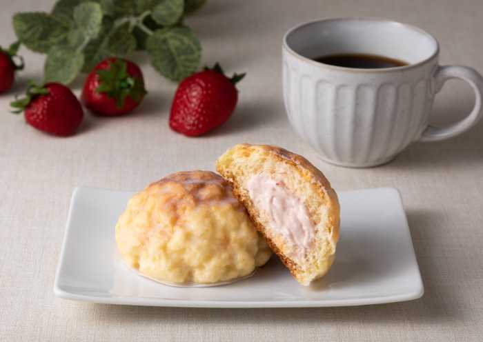 八天堂のくりーむメロンパン あまおう苺①