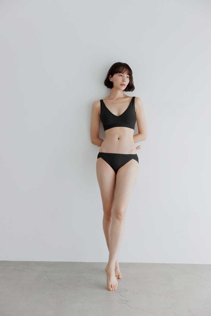 BAMBI WATERのスタイルナイトブラ③