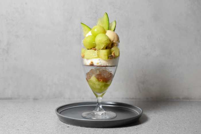 Minimalの完熟メロンとカカオのパフェ①