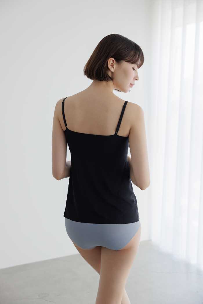 BAMBI WATERのシームレスキャミソール3