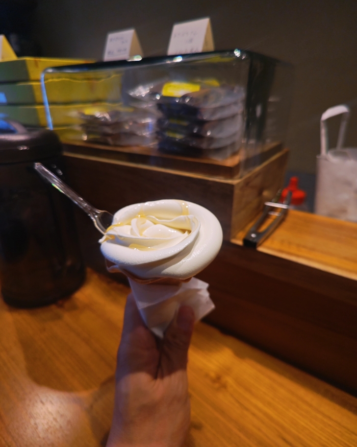 あきばちさんのはちみつソフトクリーム