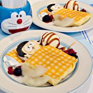ドラえもんカフェのクレープ1