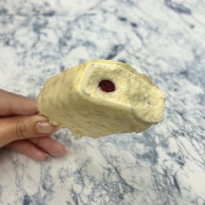 ハーゲンダッツのミックスベリー&ミルク クランチ⑤