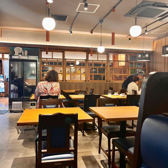 エスサワダの内観