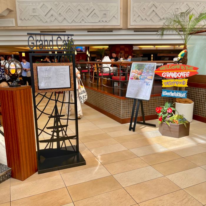 グランカフェの外観1