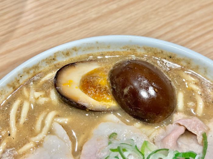 東京ラーメンストリートご当地エリアのひらこ屋たまご