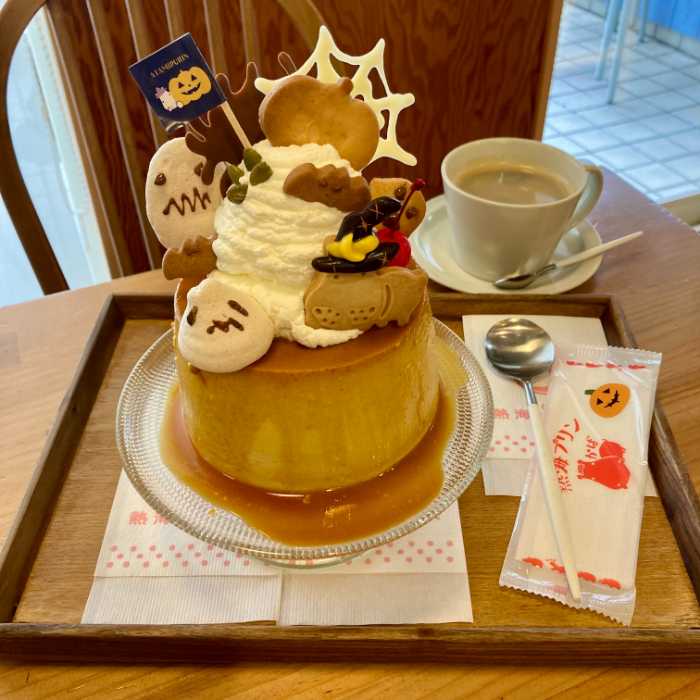 ドライブイン熱海プリン食堂のかぼちゃのハロウィンジャンボプリン