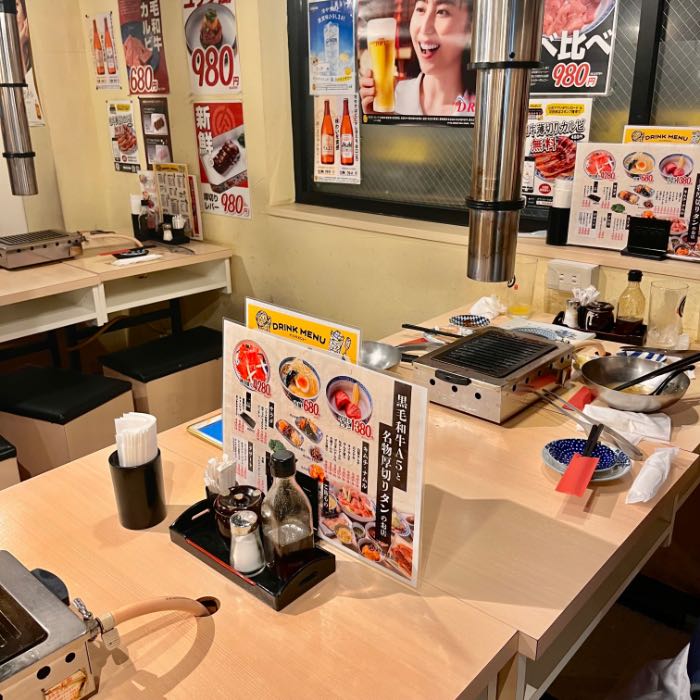 神田精肉店の内観1