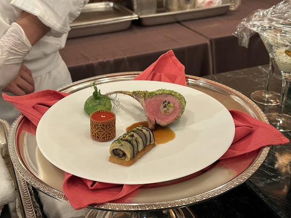 帝国ホテル大阪開業30周年記念です。