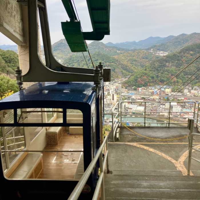 寝姿山のロープウェイ乗り場