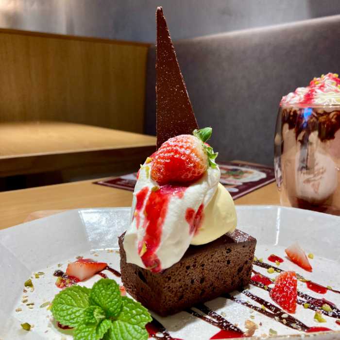CAFE DULCETのストロベリーガトーショコラ