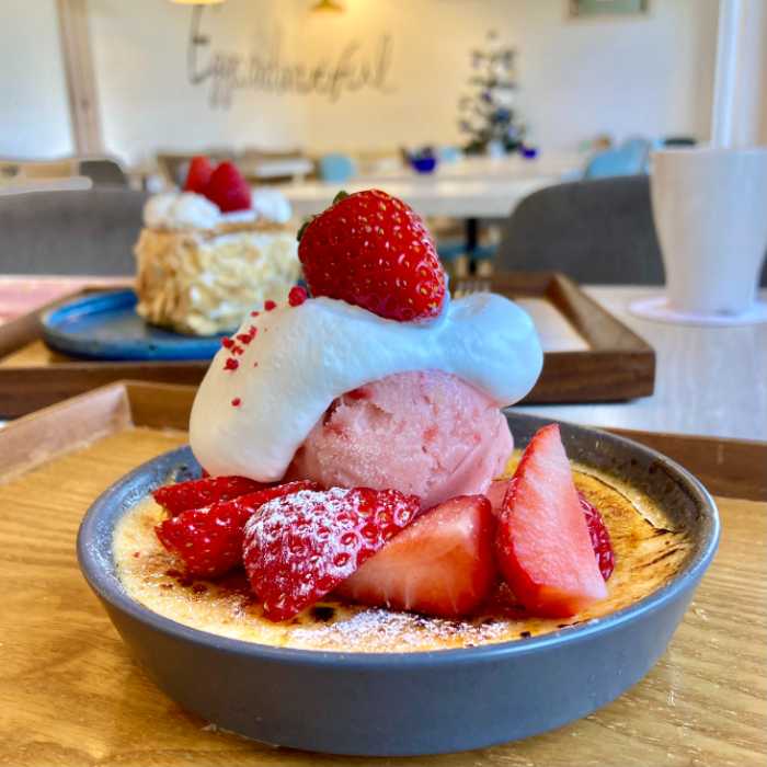 TAMAGOYAベーカリーカフェの日の出たまごのクレームブリュレ