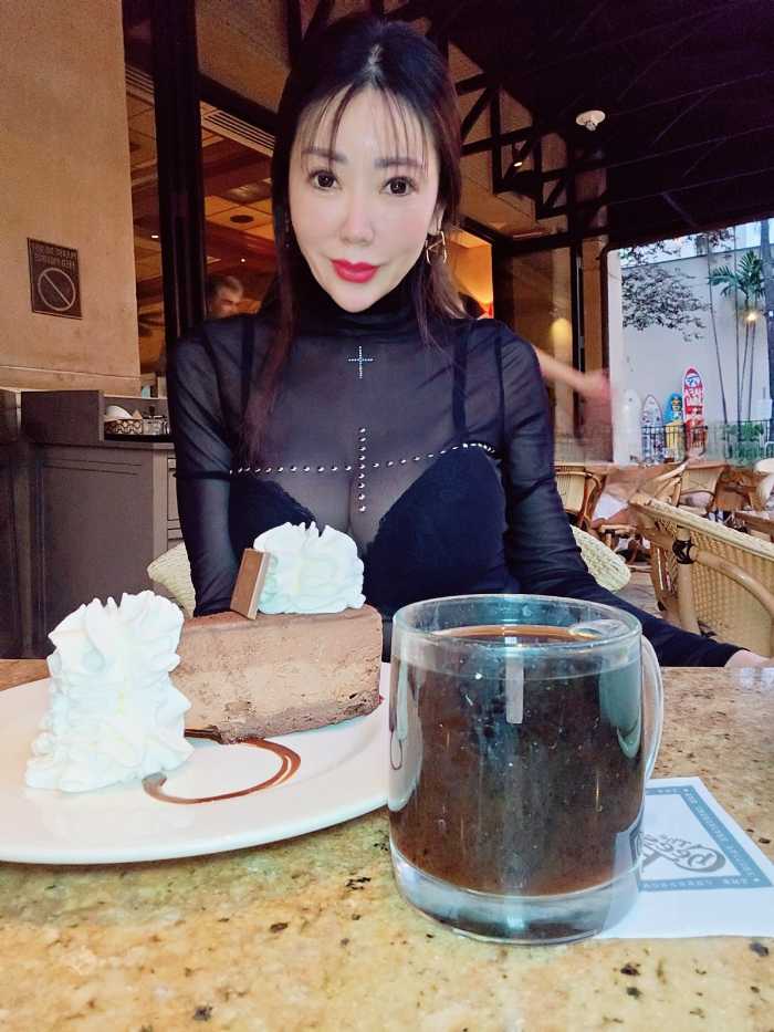 チーズケーキと共に