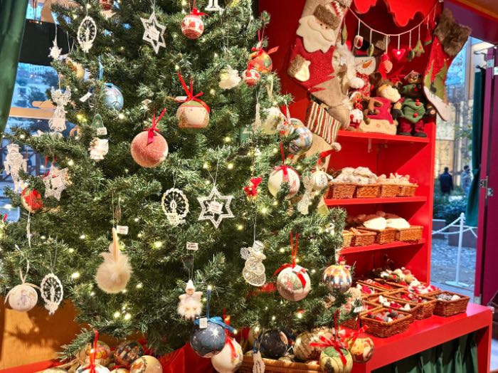 麻布台ヒルズXmasマーケットのオーナメント