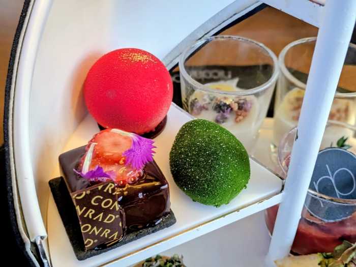 コンラッド大阪のニコライ バーグマンアフタヌーンティー③