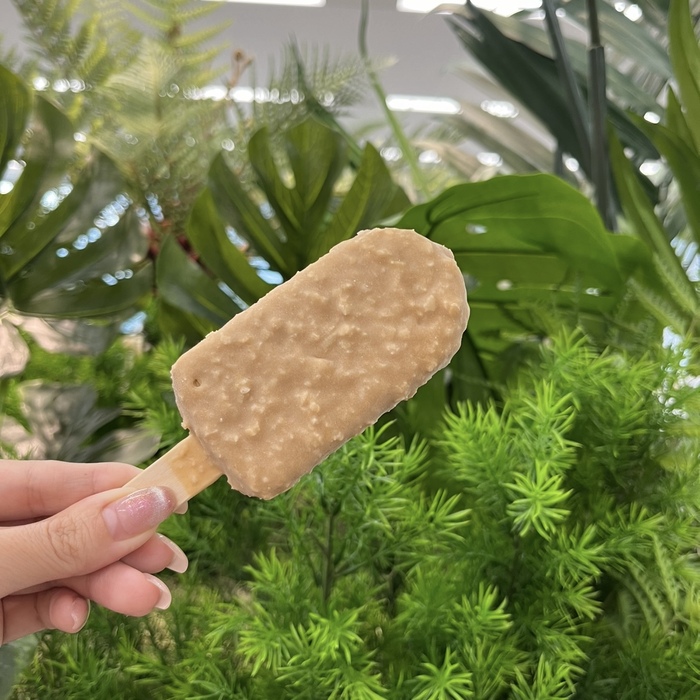 ハーゲンダッツ のロイヤルミルクティークランチ③