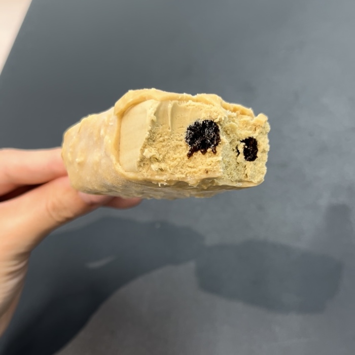 ハーゲンダッツ のロイヤルミルクティークランチ⑤