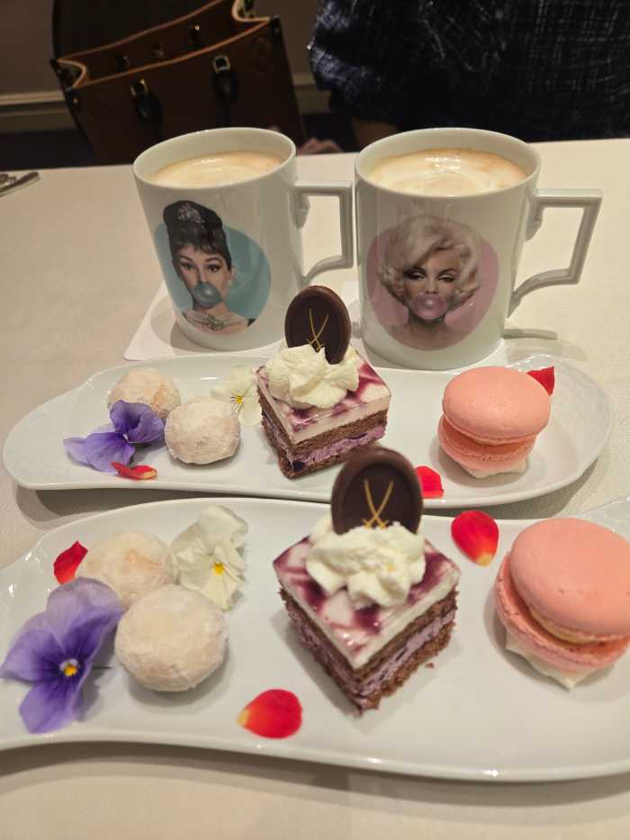 マリリン・モンローとオオードリー・ヘップバーン