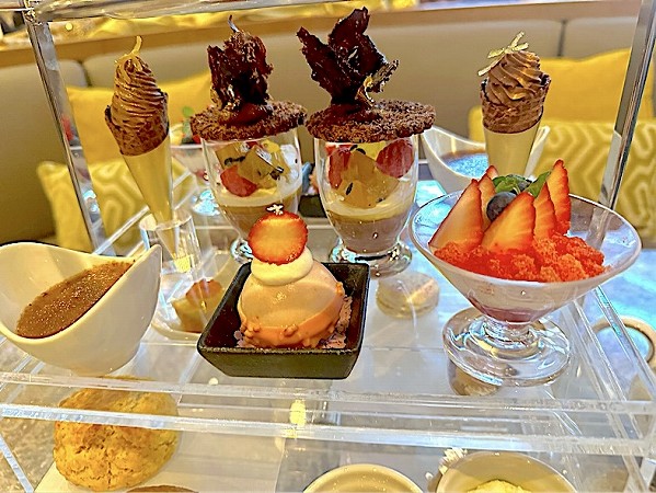 スイスホテル南海大阪のアフタヌーンティーです。