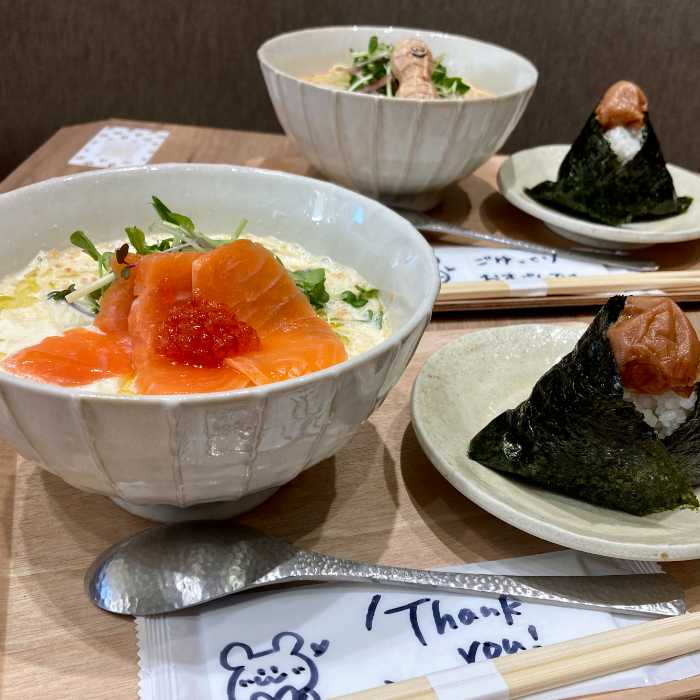 ＆GOHANのサーモンいくらクリーム麺 ミニおむすびセット