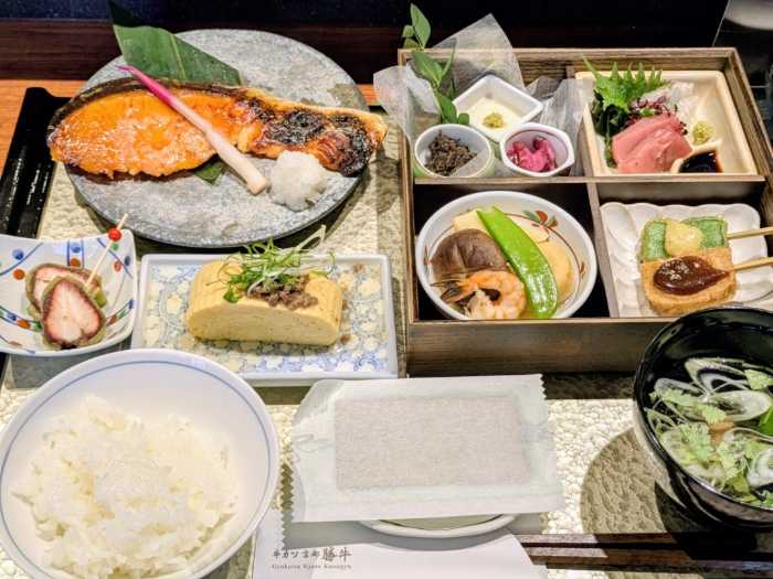 牛カツ京都勝牛の朝食④
