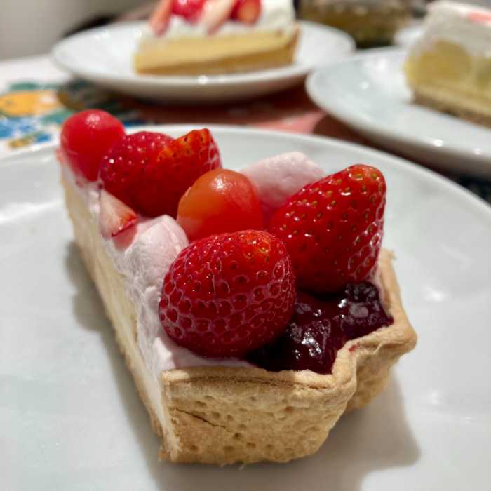 キルフェボンの結晶型 “ル ガール”クリームチーズムースのタルト ~桜風味~ホールカット後ろから