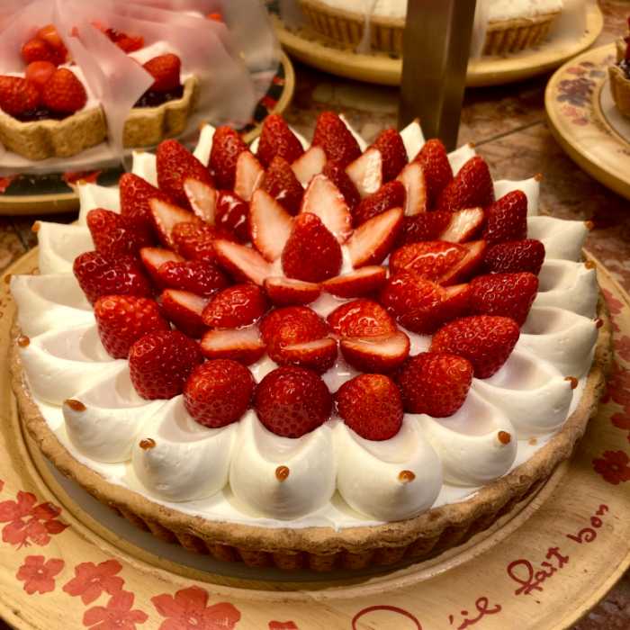 キルフェボンのイチゴとカスタードプリンのタルトホール