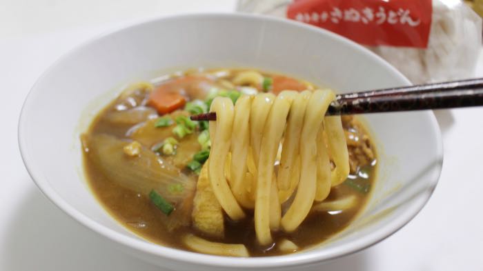 カトキチカレーうどんの麺